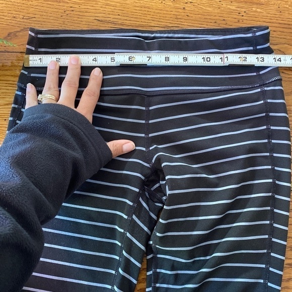 ATHLETA BLACK AND GRAY Chaturanga Leggings SZ S - Picture 3 of 8